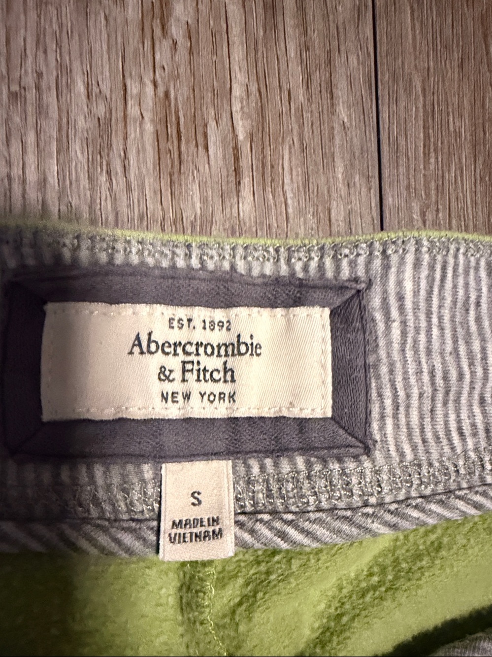 Abercrombie & Fitch Lime Green Logo Sweatpants - Picture 3 of 5